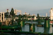 梦见卖药国际油价周二收高 地缘政治担忧与美元走弱双重支撑